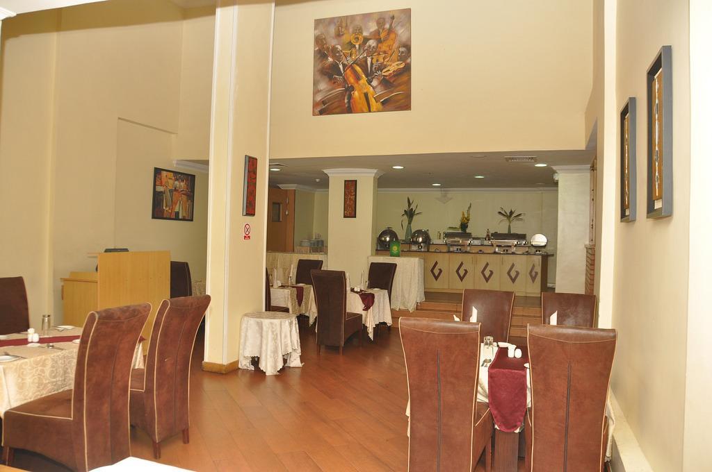 Westown Hotel Lagos Bagian luar foto
